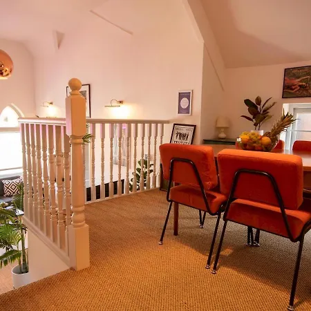 Pass The Keys Premium Apartment Dog Friendly Private Parking *